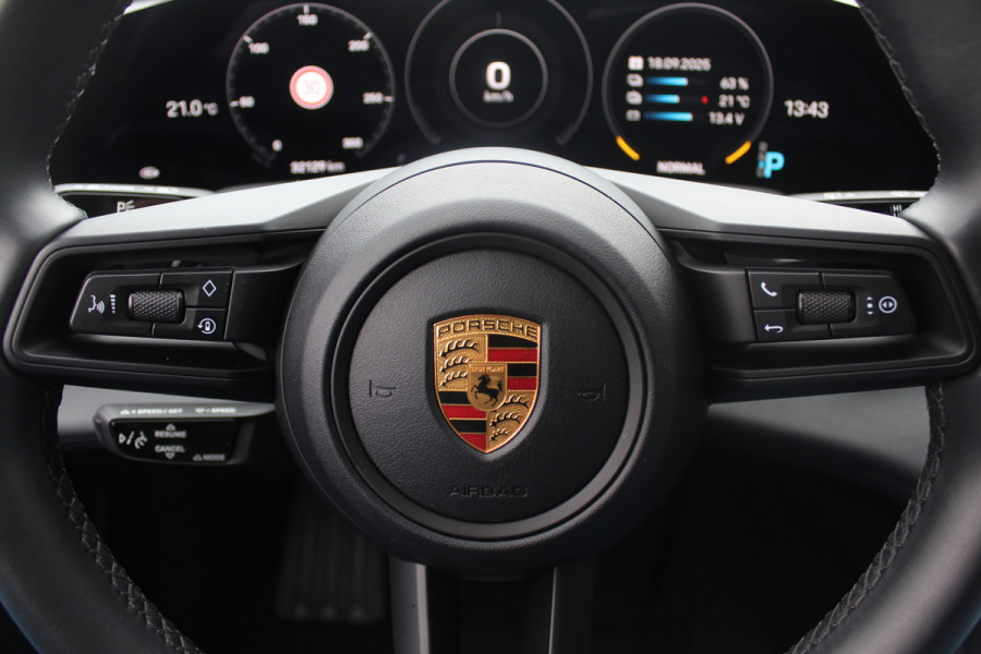Porsche Taycan Cross Turismo 4 93 kWh / SoH 96% / Panoramadak / Camera / Leder / Keyless / 20'' / Dodehoek / Stoelverwarming / Warmtepomp