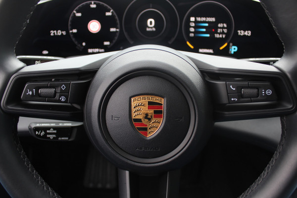 Porsche Taycan Cross Turismo 4 93 kWh / SoH 96% / Panoramadak / Camera / Leder / Keyless / 20'' / Dodehoek / Stoelverwarming / Warmtepomp