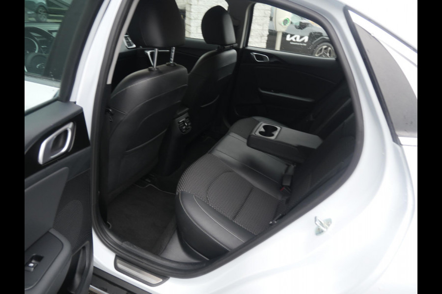Kia Xceed 1.0 T-GDi DynamicLine | Trekhaak | Cruise | Clima | Camera | Carplay | Navi | Allseason banden |