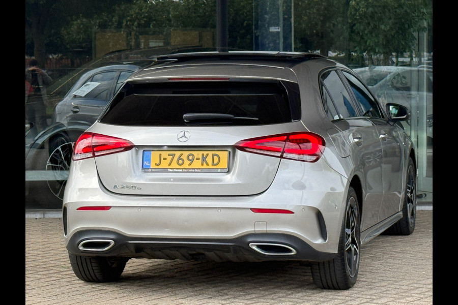 Mercedes-Benz A-Klasse 250 e AMG Pano|Memory|Sfeer|Dealer Onderhouden