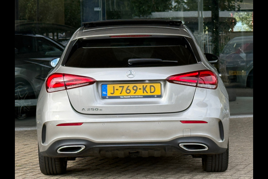 Mercedes-Benz A-Klasse 250 e AMG Pano|Memory|Sfeer|Dealer Onderhouden