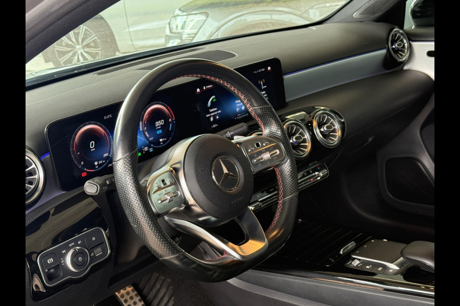 Mercedes-Benz A-Klasse 250 e AMG Pano|Memory|Sfeer|Dealer Onderhouden