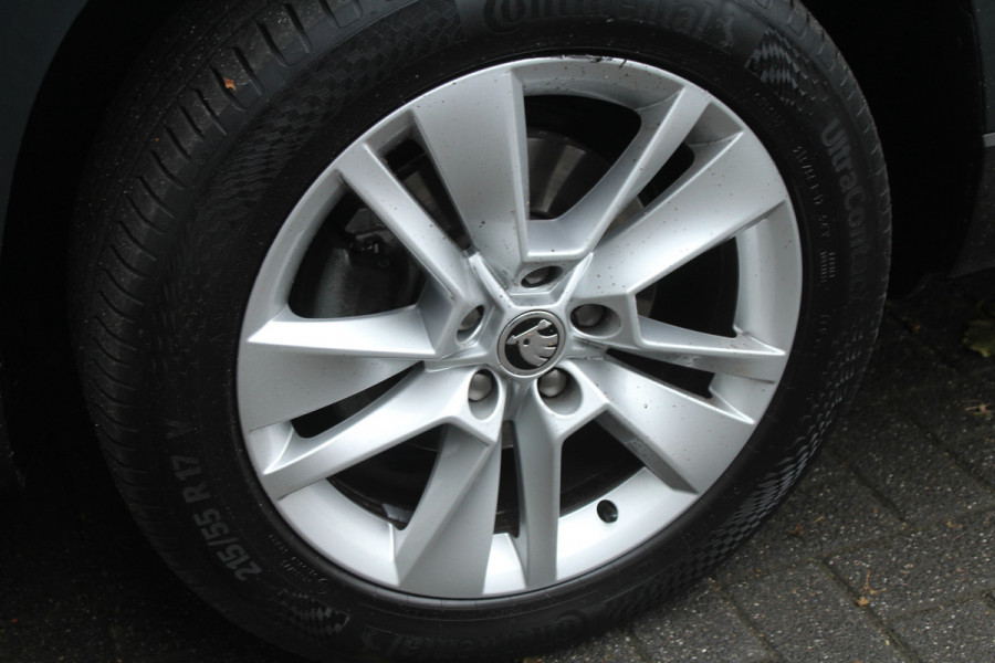 Škoda Karoq 1.5 TSI ACT 150pk Business Edition Plus NL-Auto NAP Clima Cruise Navi Camera Canton El. Klep 17"LMV