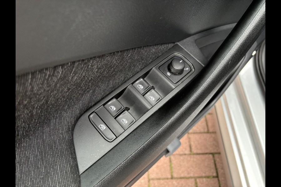 Škoda Kamiq 1.0 TSi 115pk DSG Business Edition VIRTUAL/CARPLAY/NAVI/DAB/CRUISE/PDC/STOELVERWARMING