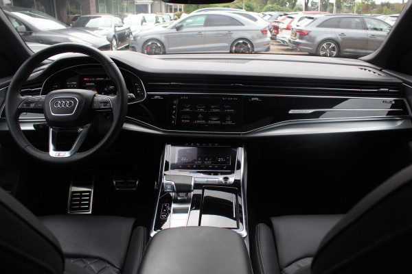 Audi Q8 60 TFSI e quattro Pro Line S Competition / ABT / Trekhaak / Panoramadak / 360Camera / Head-up / Laser LED / 21'' / Softclose / RS Seats / Dodehoek / DAB / ACC / Stuur+Stoelverwarming
