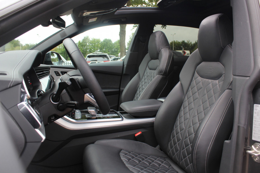 Audi Q8 60 TFSI e quattro Pro Line S Competition / ABT / Trekhaak / Panoramadak / 360Camera / Head-up / Laser LED / 21'' / Softclose / RS Seats / Dodehoek / DAB / ACC / Stuur+Stoelverwarming