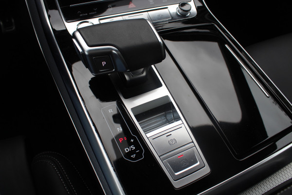 Audi Q8 60 TFSI e quattro Pro Line S Competition / ABT / Trekhaak / Panoramadak / 360Camera / Head-up / Laser LED / 21'' / Softclose / RS Seats / Dodehoek / DAB / ACC / Stuur+Stoelverwarming