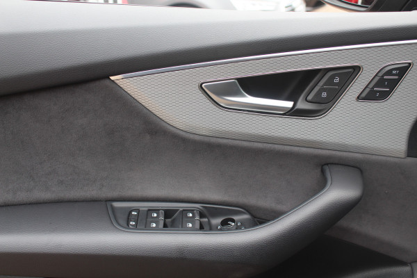 Audi Q8 60 TFSI e quattro Pro Line S Competition / ABT / Trekhaak / Panoramadak / 360Camera / Head-up / Laser LED / 21'' / Softclose / RS Seats / Dodehoek / DAB / ACC / Stuur+Stoelverwarming