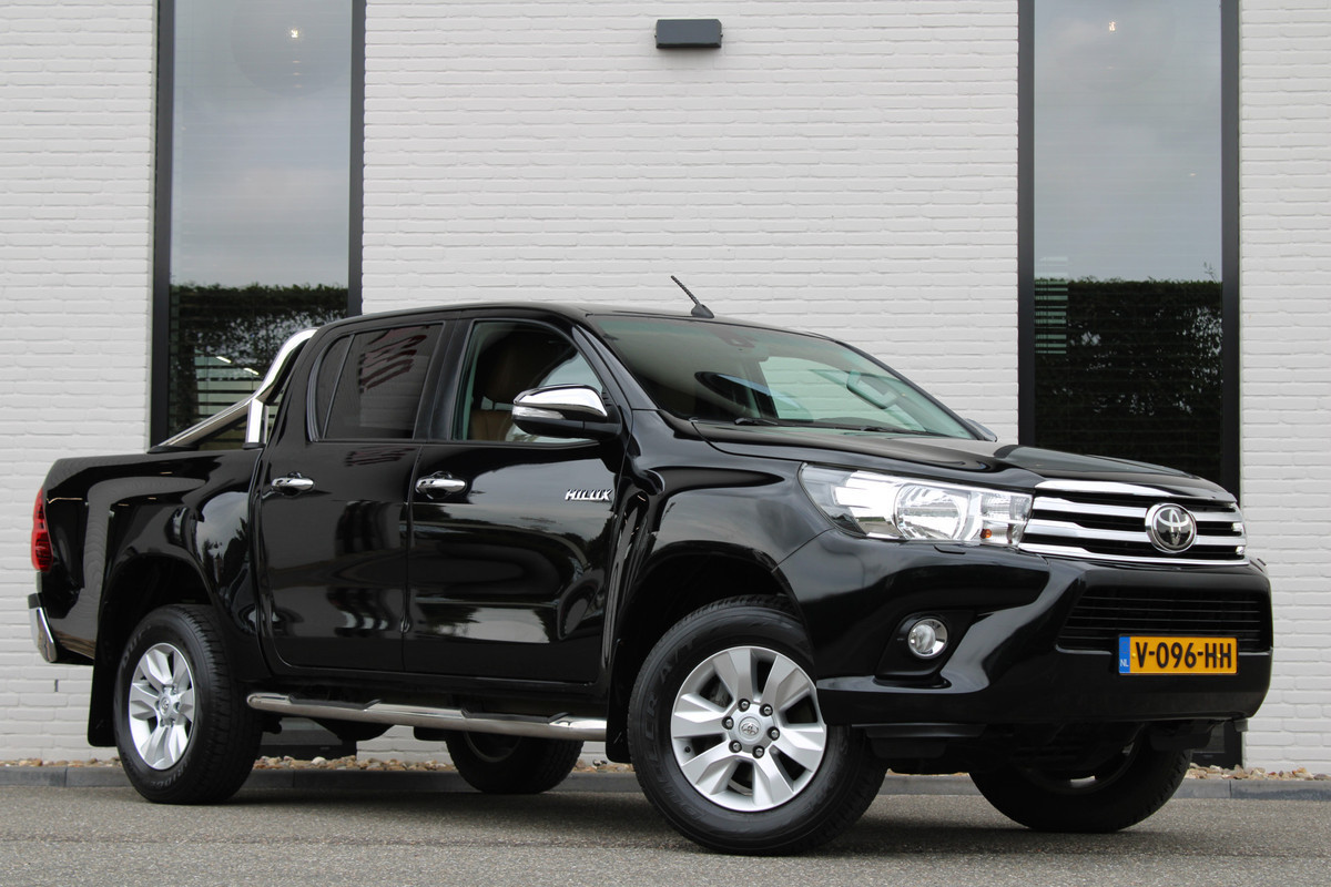Toyota Hilux 2.4 D-4D-F Double Cab / Professional / Leer / Camera / Navi / Vol Opties / Nette Staat Toyota Hilux 2.4 D-4D-F Double Cab / Professional / Leer / Camera / Navi / Vol Opties / Nette Staat