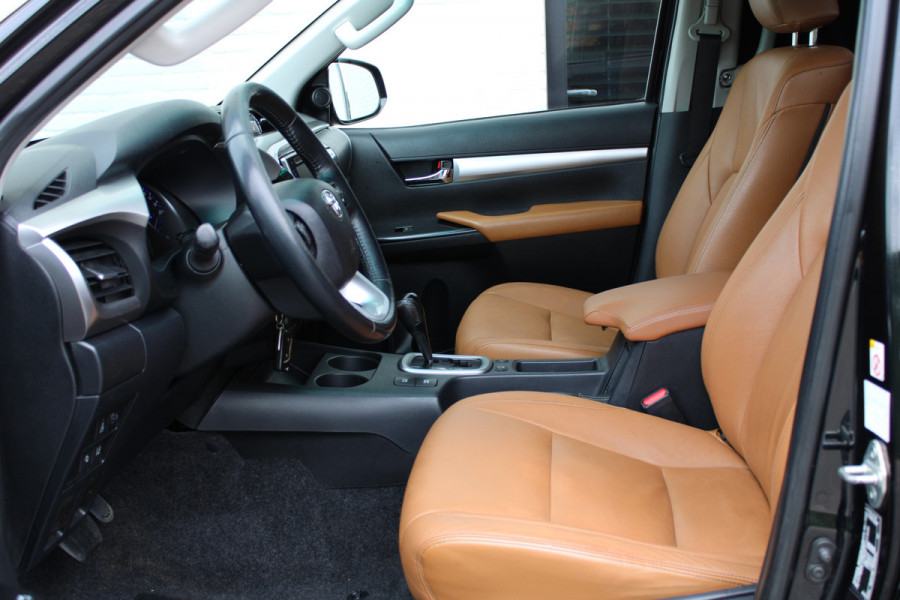 Toyota Hilux 2.4 D-4D-F Double Cab / Professional / Leer / Camera / Navi / Vol Opties / Nette Staat