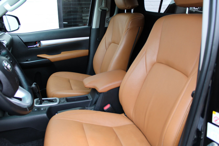 Toyota Hilux 2.4 D-4D-F Double Cab / Professional / Leer / Camera / Navi / Vol Opties / Nette Staat