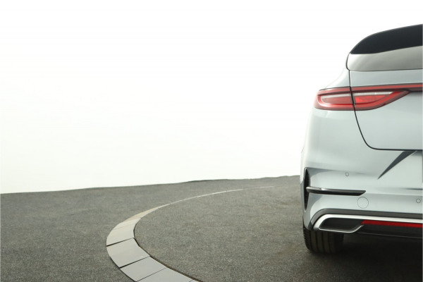 Kia ProCeed 1.5 T-GDi GT-Line Automaat - Apple Carplay/Android Auto - Cruise Control - Dodehoekdetectie - Climate Control - Navigatie - Stoel/Stuur Verwarming - - Fabrieksgarantie tot 06-2031