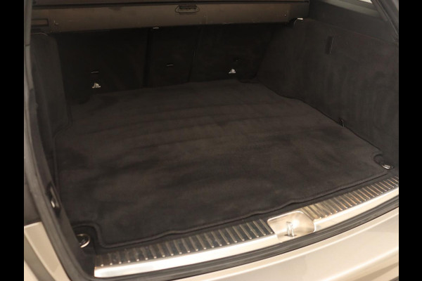 Mercedes-Benz C-Klasse 200 Business Solution AMG | Leder | Carplay | Navigatie | Stoelverwarming | Camera | Adaptive cruise | Full LED | LMV 18 inch