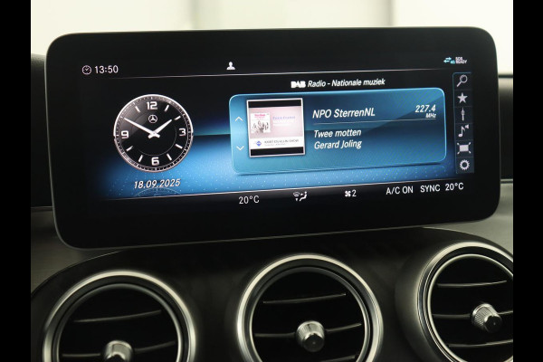 Mercedes-Benz C-Klasse 200 Business Solution AMG | Leder | Carplay | Navigatie | Stoelverwarming | Camera | Adaptive cruise | Full LED | LMV 18 inch