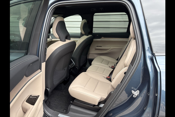 Volvo EX90 Twin Motor Ultra 7p. 111 kWh Uit voorraad leverbaar / Luchtvering / 7 zitplaatsen / Pilot assist-pakket /