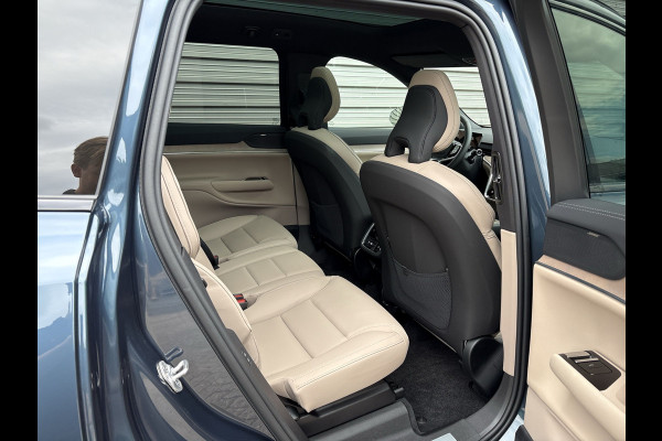 Volvo EX90 Twin Motor Ultra 7p. 111 kWh Uit voorraad leverbaar / Luchtvering / 7 zitplaatsen / Pilot assist-pakket /