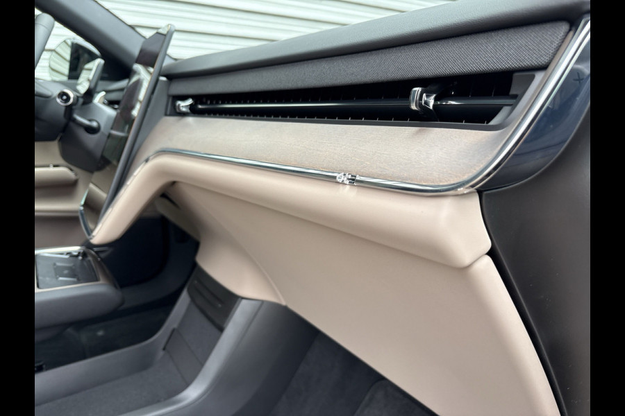 Volvo EX90 Twin Motor Ultra 7p. 111 kWh Uit voorraad leverbaar / Luchtvering / 7 zitplaatsen / Pilot assist-pakket /