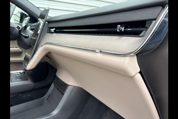 Volvo EX90 Twin Motor Ultra 7p. 111 kWh Uit voorraad leverbaar / Luchtvering / 7 zitplaatsen / Pilot assist-pakket /