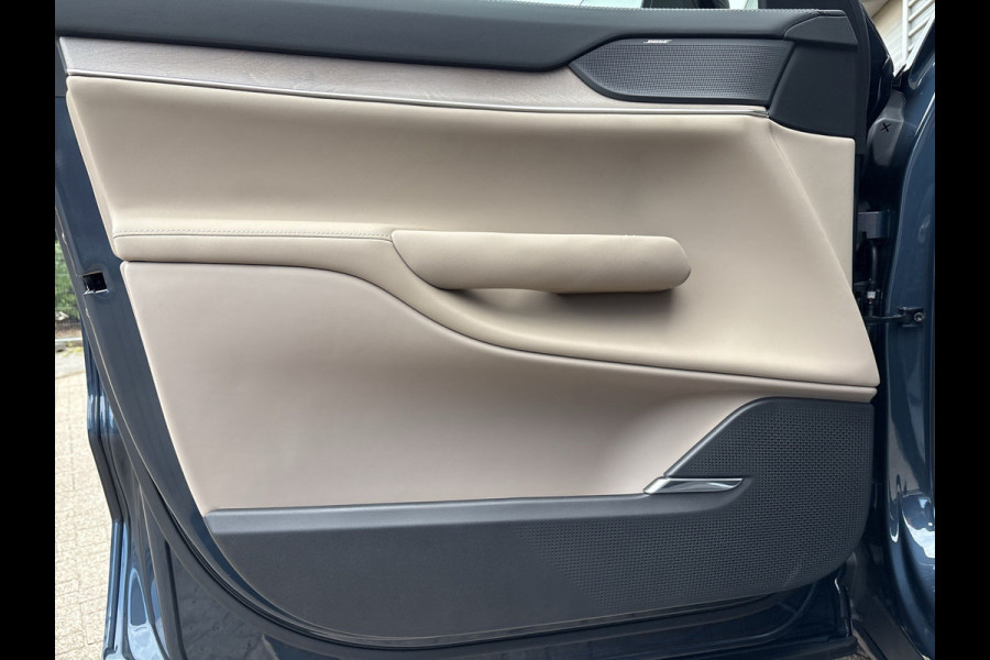 Volvo EX90 Twin Motor Ultra 7p. 111 kWh Uit voorraad leverbaar / Luchtvering / 7 zitplaatsen / Pilot assist-pakket /