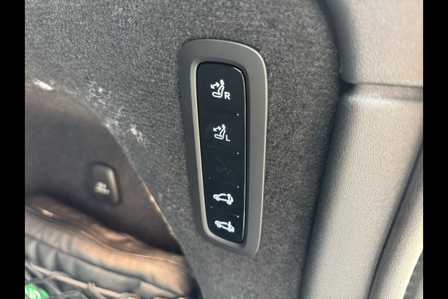 Volvo EX90 Twin Motor Ultra 7p. 111 kWh Uit voorraad leverbaar / Luchtvering / 7 zitplaatsen / Pilot assist-pakket /