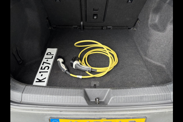Volkswagen ID.4 First 77 kWh | Trekhaak | Navi | Camera | 20 Inch |