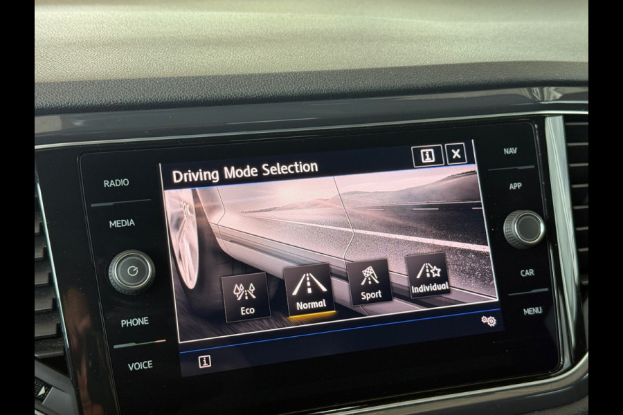 Volkswagen T-Roc 1.5 TSI DSG Sport Virtual|Sportstoelen|Full Led|1e Eigenaar