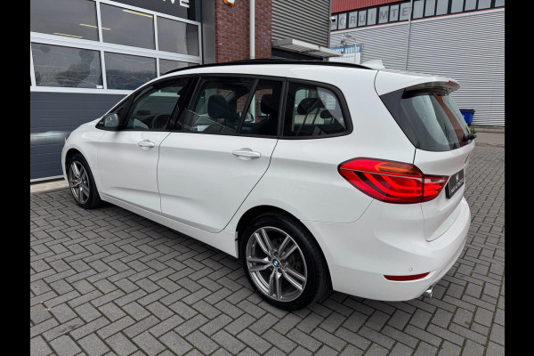 BMW 220i 7p. Gran Tourer LED HUD Pano Navi Camera Keyless