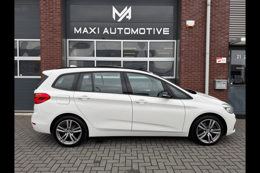 BMW 220i 7p. Gran Tourer LED HUD Pano Navi Camera Keyless
