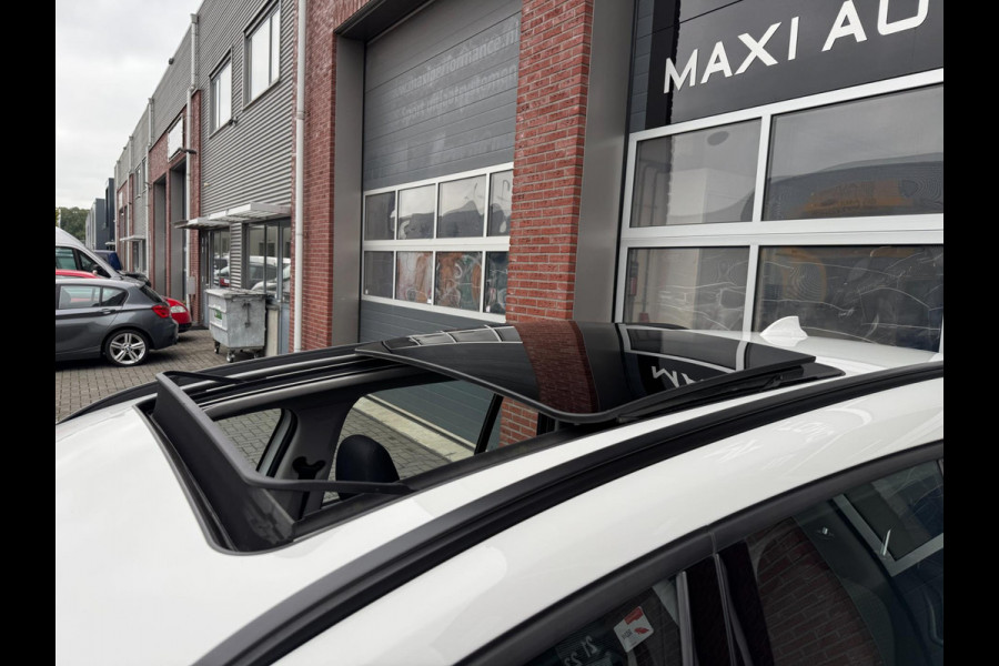 BMW 220i 7p. Gran Tourer LED HUD Pano Navi Camera Keyless