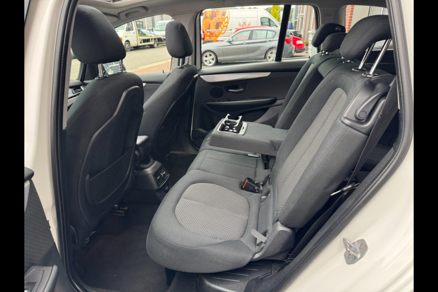 BMW 220i 7p. Gran Tourer LED HUD Pano Navi Camera Keyless