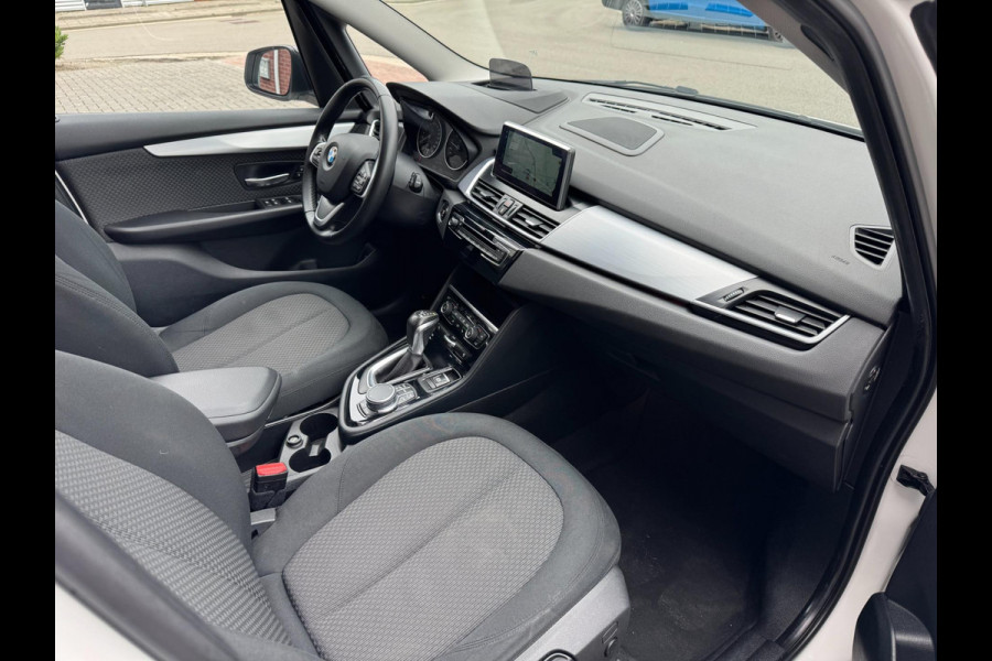 BMW 220i 7p. Gran Tourer LED HUD Pano Navi Camera Keyless