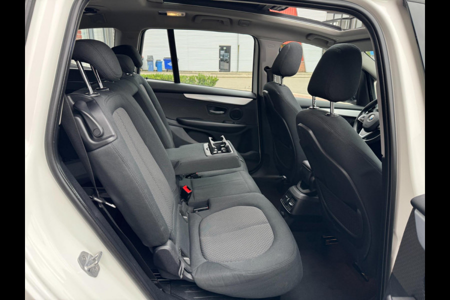 BMW 220i 7p. Gran Tourer LED HUD Pano Navi Camera Keyless