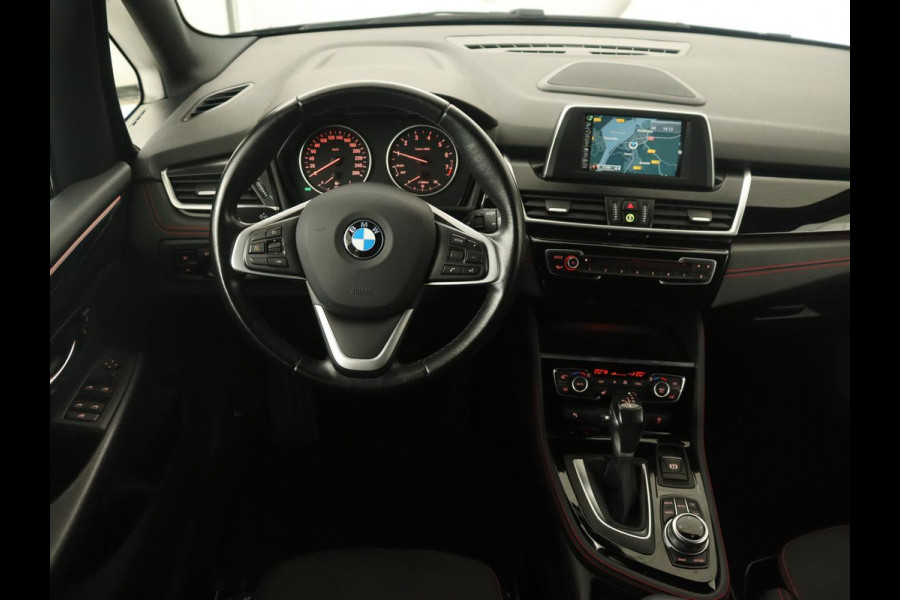 BMW 2 Serie Active Tourer 218i Sport Line | Stoelverwarming | Full LED | Sportstoelen | Navigatie | Bluetooth | Park Assist | Climate control | Cruise control