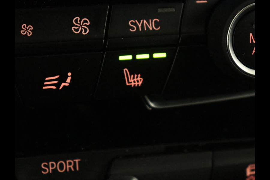 BMW 2 Serie Active Tourer 218i Sport Line | Stoelverwarming | Full LED | Sportstoelen | Navigatie | Bluetooth | Park Assist | Climate control | Cruise control
