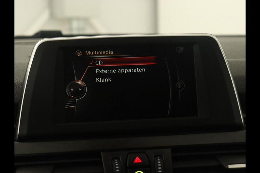 BMW 2 Serie Active Tourer 218i Sport Line | Stoelverwarming | Full LED | Sportstoelen | Navigatie | Bluetooth | Park Assist | Climate control | Cruise control