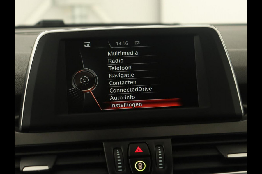 BMW 2 Serie Active Tourer 218i Sport Line | Stoelverwarming | Full LED | Sportstoelen | Navigatie | Bluetooth | Park Assist | Climate control | Cruise control