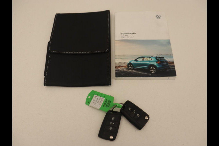 Volkswagen T-Cross 1.0 TSI Style | Camera | Keyless | Virtual Cockpit | Sportstoelen | Carplay | Adaptive cruise | Half leder | Full LED | Getint glas | LMV 17 inch
