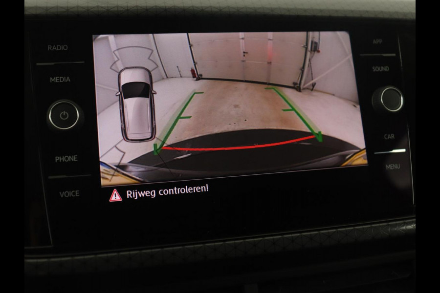 Volkswagen T-Cross 1.0 TSI Style | Camera | Keyless | Virtual Cockpit | Sportstoelen | Carplay | Adaptive cruise | Half leder | Full LED | Getint glas | LMV 17 inch