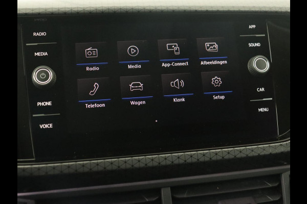 Volkswagen T-Cross 1.0 TSI Style | Camera | Keyless | Virtual Cockpit | Sportstoelen | Carplay | Adaptive cruise | Half leder | Full LED | Getint glas | LMV 17 inch