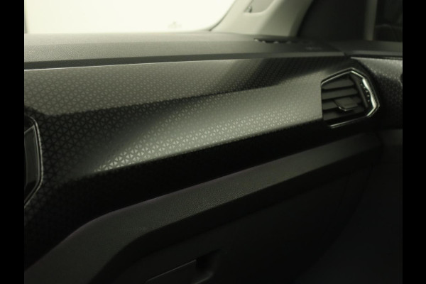 Volkswagen T-Cross 1.0 TSI Style | Camera | Keyless | Virtual Cockpit | Sportstoelen | Carplay | Adaptive cruise | Half leder | Full LED | Getint glas | LMV 17 inch
