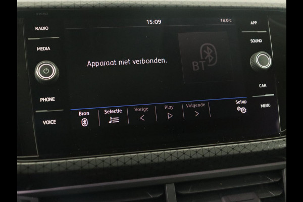 Volkswagen T-Cross 1.0 TSI Style | Camera | Keyless | Virtual Cockpit | Sportstoelen | Carplay | Adaptive cruise | Half leder | Full LED | Getint glas | LMV 17 inch