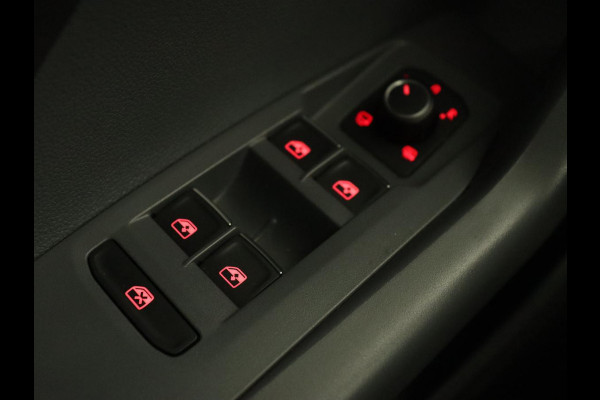 Volkswagen T-Cross 1.0 TSI Style | Camera | Keyless | Virtual Cockpit | Sportstoelen | Carplay | Adaptive cruise | Half leder | Full LED | Getint glas | LMV 17 inch