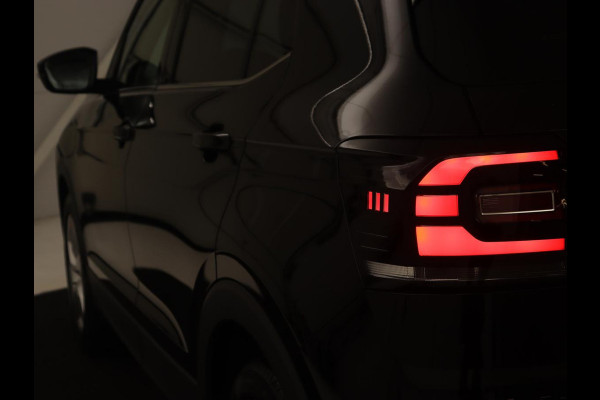 Volkswagen T-Cross 1.0 TSI Style | Camera | Keyless | Virtual Cockpit | Sportstoelen | Carplay | Adaptive cruise | Half leder | Full LED | Getint glas | LMV 17 inch