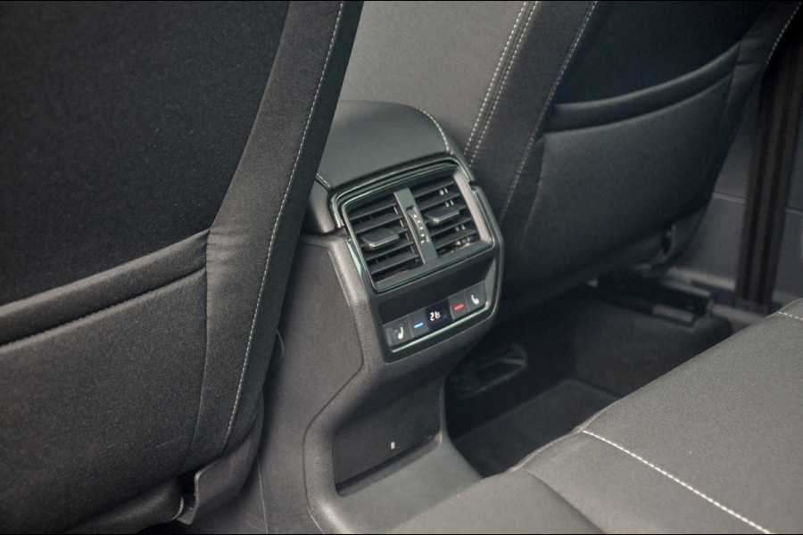 Škoda Karoq 1.5 TSI ACT Sportline Business Automaat | Pano | ACC | Trekhaak