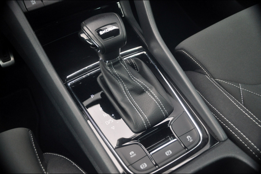Škoda Karoq 1.5 TSI ACT Sportline Business Automaat | Pano | ACC | Trekhaak