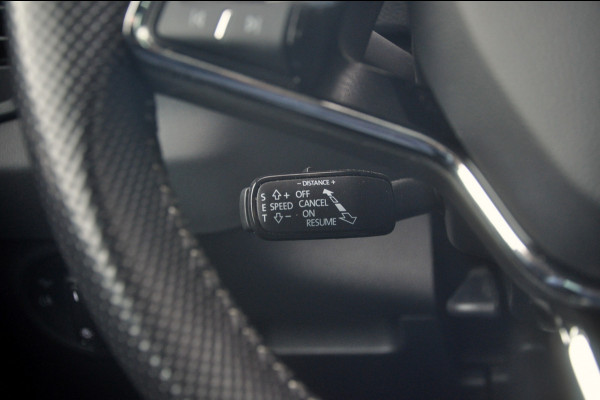 Škoda Karoq 1.5 TSI ACT Sportline Business Automaat | Pano | ACC | Trekhaak