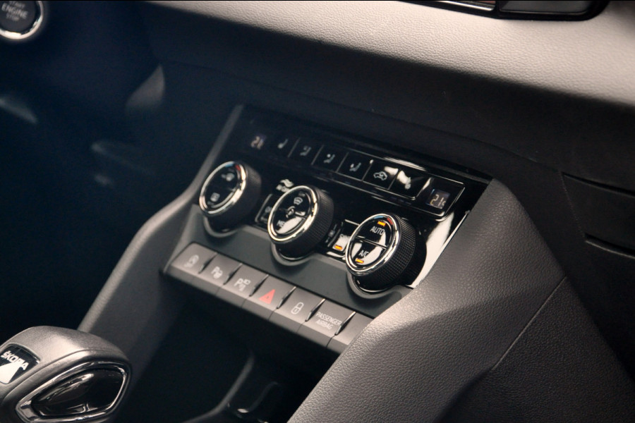 Škoda Karoq 1.5 TSI ACT Sportline Business Automaat | Pano | ACC | Trekhaak
