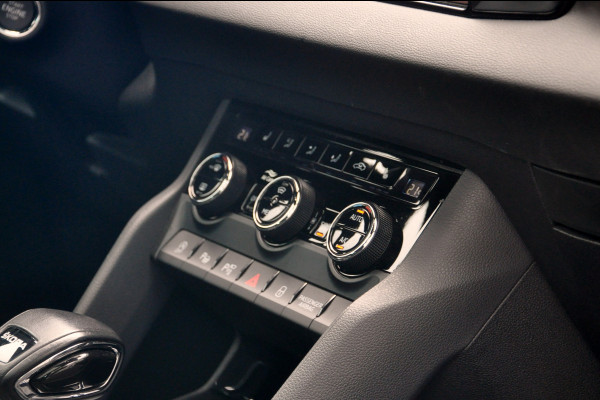 Škoda Karoq 1.5 TSI ACT Sportline Business Automaat | Pano | ACC | Trekhaak