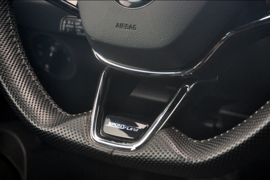 Škoda Karoq 1.5 TSI ACT Sportline Business Automaat | Pano | ACC | Trekhaak