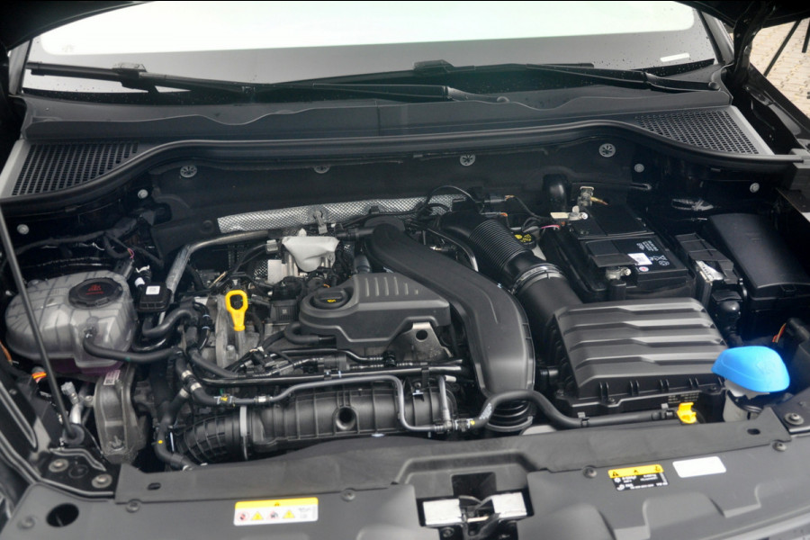 Škoda Karoq 1.5 TSI ACT Sportline Business Automaat | Pano | ACC | Trekhaak